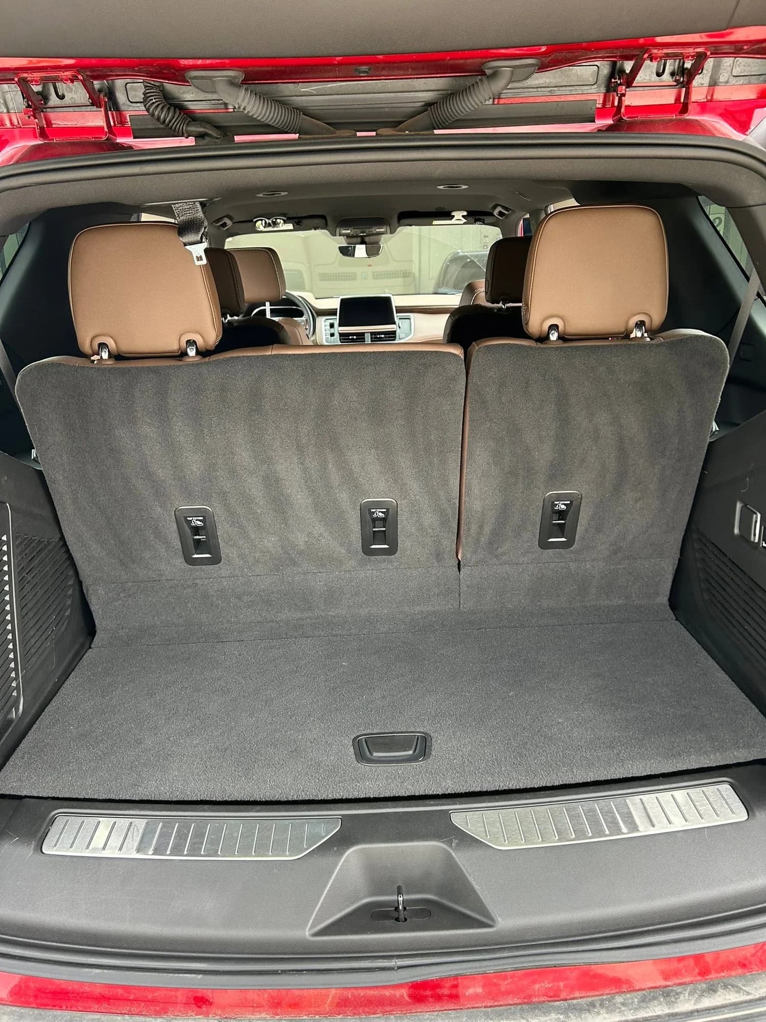 Chevrolet Tahoe cargo floor and third-row seat backs